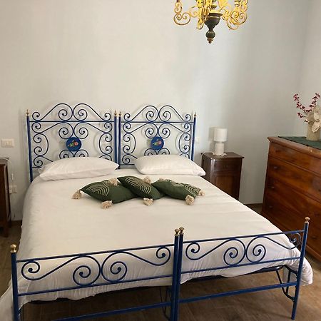 Casa Vacanze Il Borgo Gubbio Exteriör bild